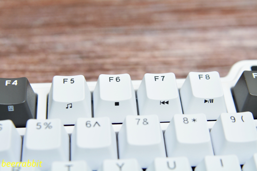 珂芝k75ttc烈焰紫,k75珂芝ttc快银轴是性能版吗