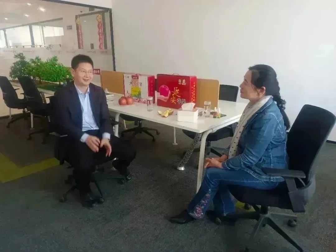 外媒记者点赞苹果“面膜”