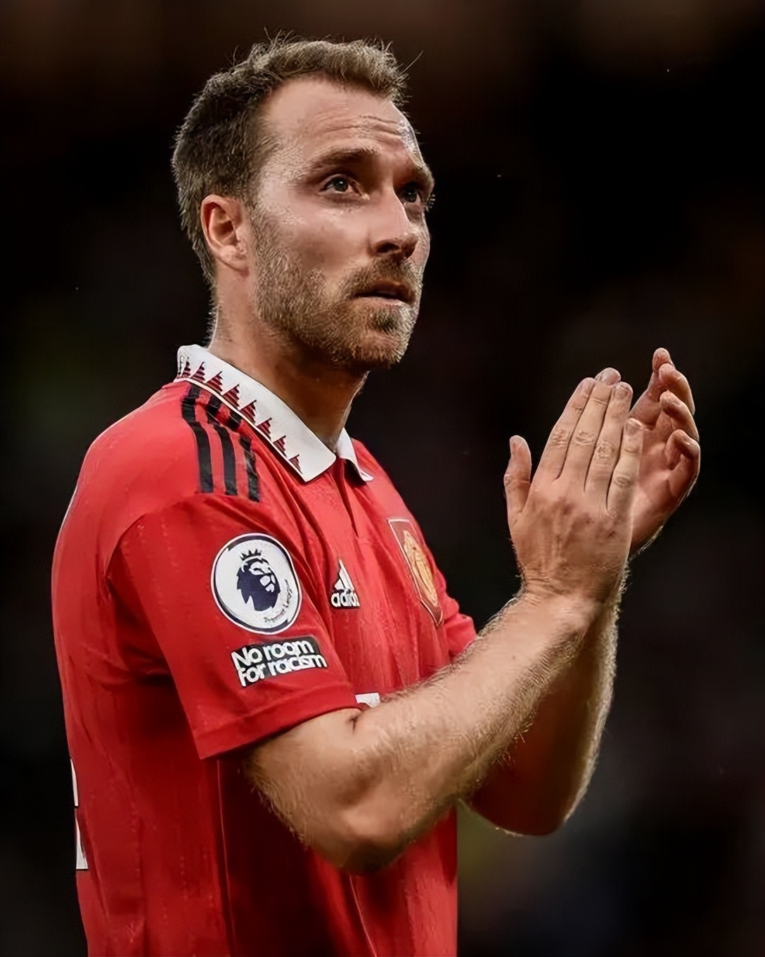 曼联四连胜,曼联迈向史无前例四冠王