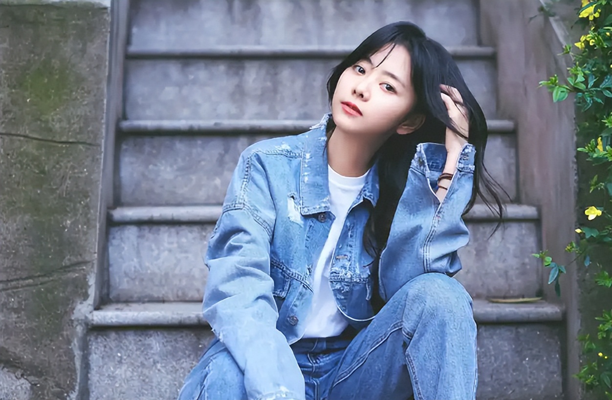 娱乐圈塌鼻子宽鼻翼好看的女明星,塌鼻子也能美出圈