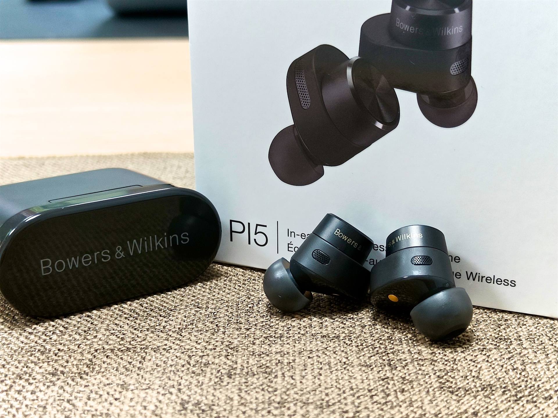 HiFi真无线耳机大乱斗！拜雅、舒尔、声阔、BW参战