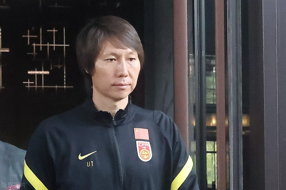 武汉长江主教练李铁,李铁担任武汉卓尔主教练年薪