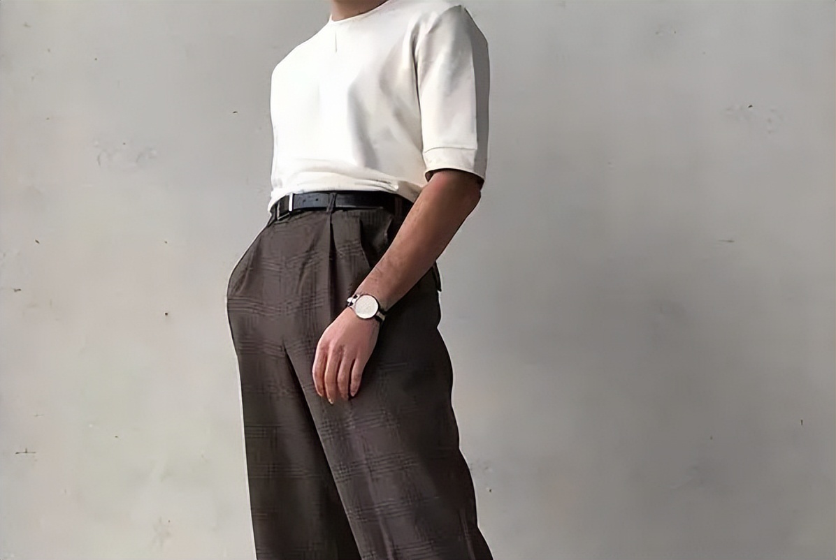 如何打扮自己又年轻又时尚,如何打扮自己才能吸引男性