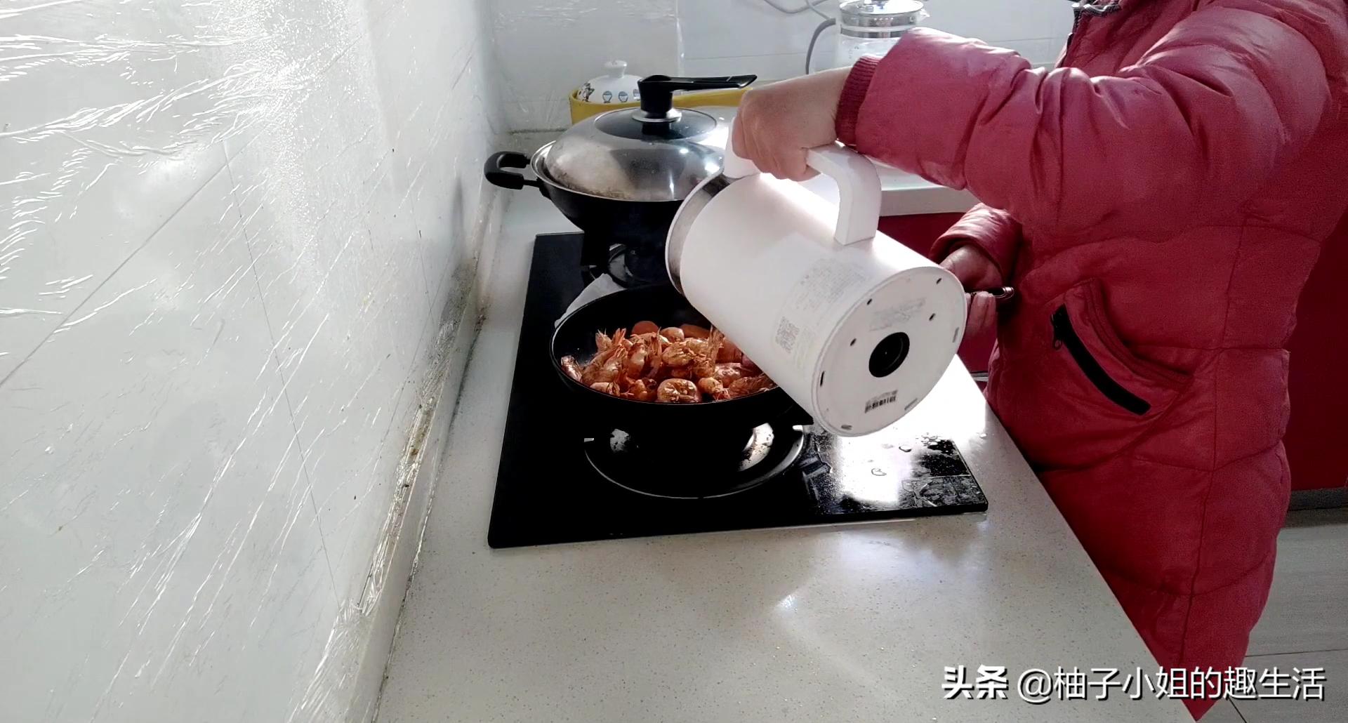 胡萝卜炒基围虾最正宗的做法,胡萝卜炒基围虾的做法儿童