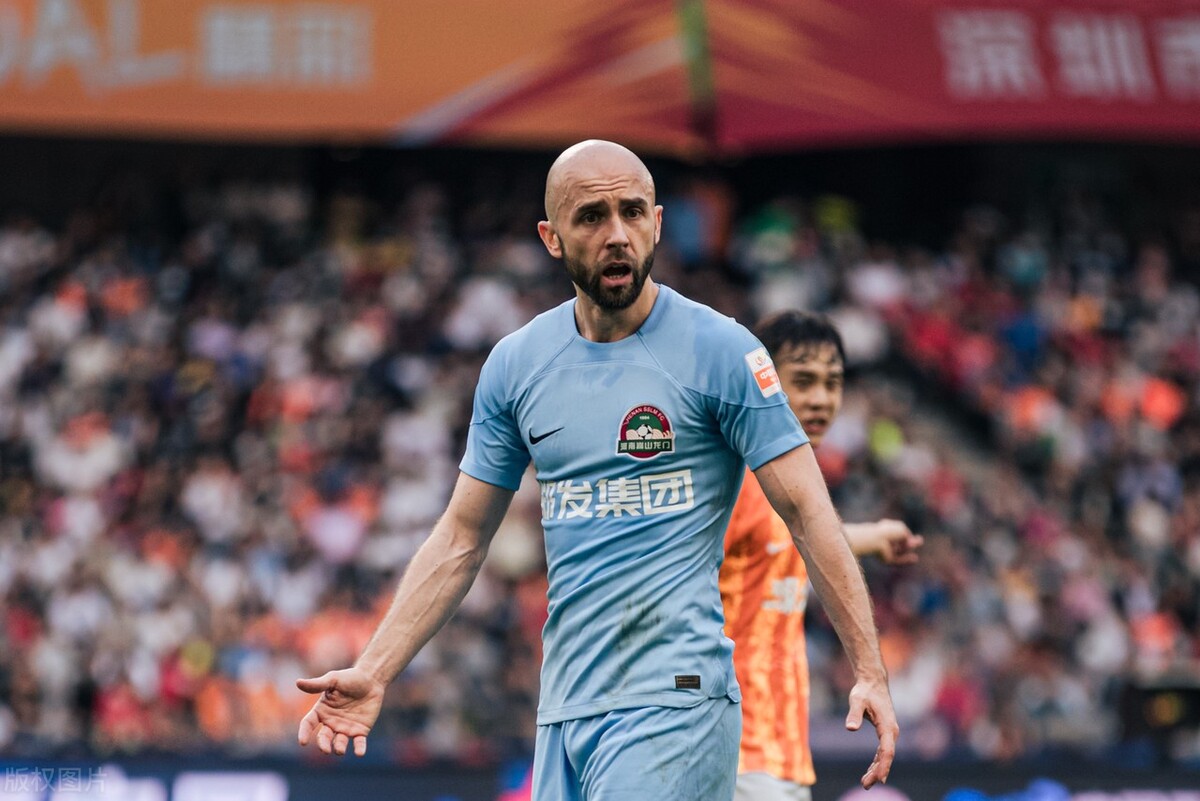 萨尔科的所有安排都是为了昆山连线，三位球员连续犯错痛失好局