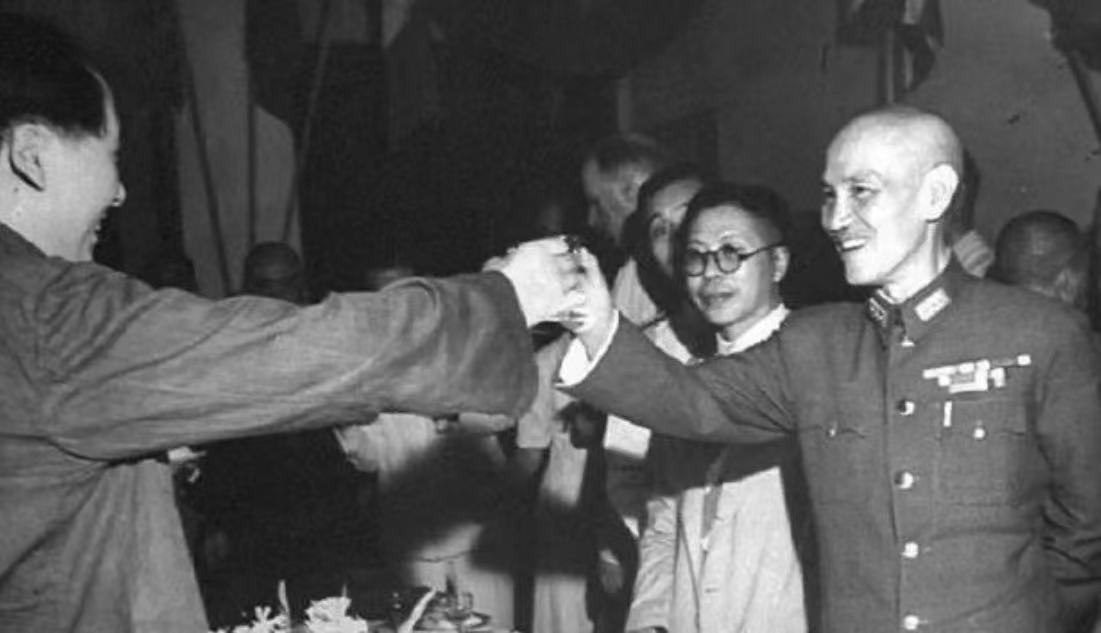 1949年确定新中国名字时，张治中提议减掉2个字，毛主席为何赞同