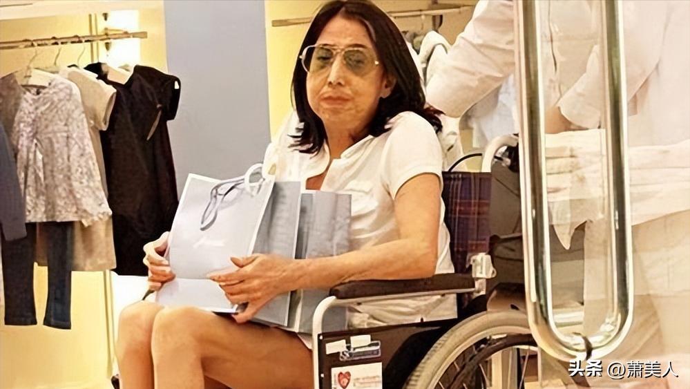 何超英：赌王掌上明珠，备受打击后变得疯癫，死后连墓碑都没有