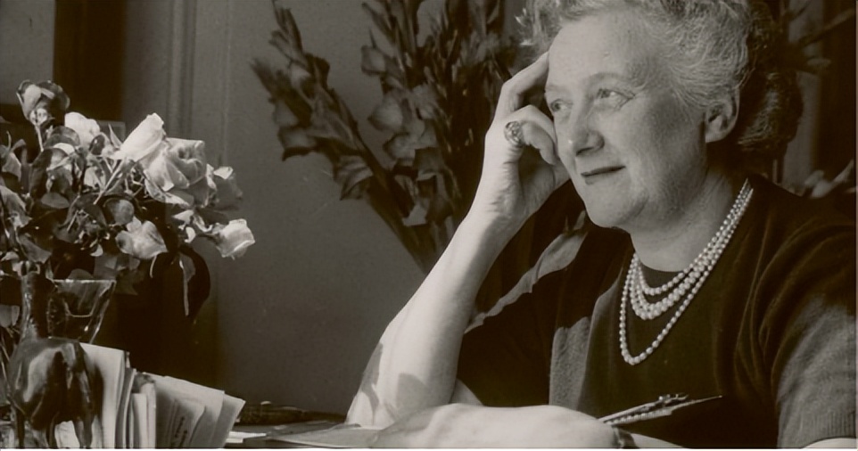 如何挑选一款适合自己的机械表,入门级女生机械表推荐