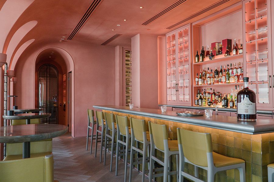 在香港的米其林餐厅用餐,在香港的豪华正餐