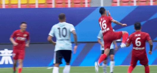 徐新在上港最新的情况,青岛海牛vs上海上港比赛徐新表现