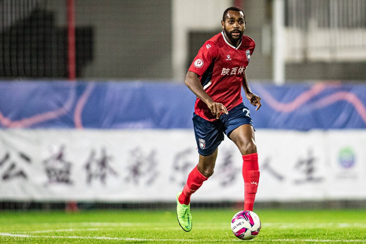 高位压迫收效颇多，冯峰半场乾坤大挪移助球队取胜，坦布状态回升