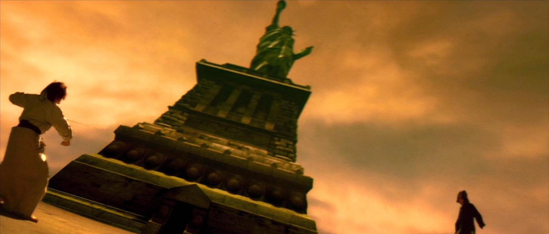 女配露大腿，反派成X战警，同样《华英雄》，胡兵比郑伊健差远了