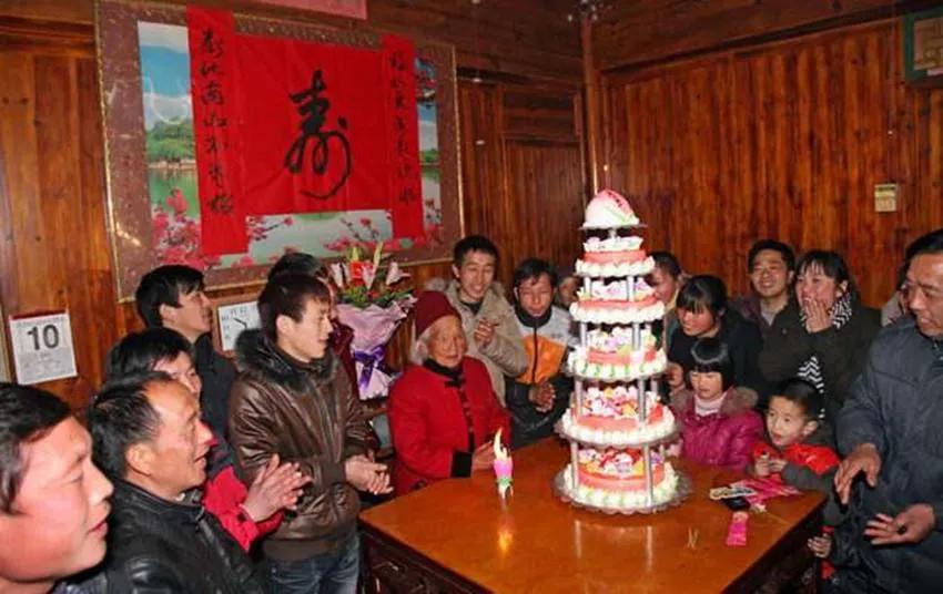 老人是70岁做寿还是71岁做寿,90岁老人可以做寿吗