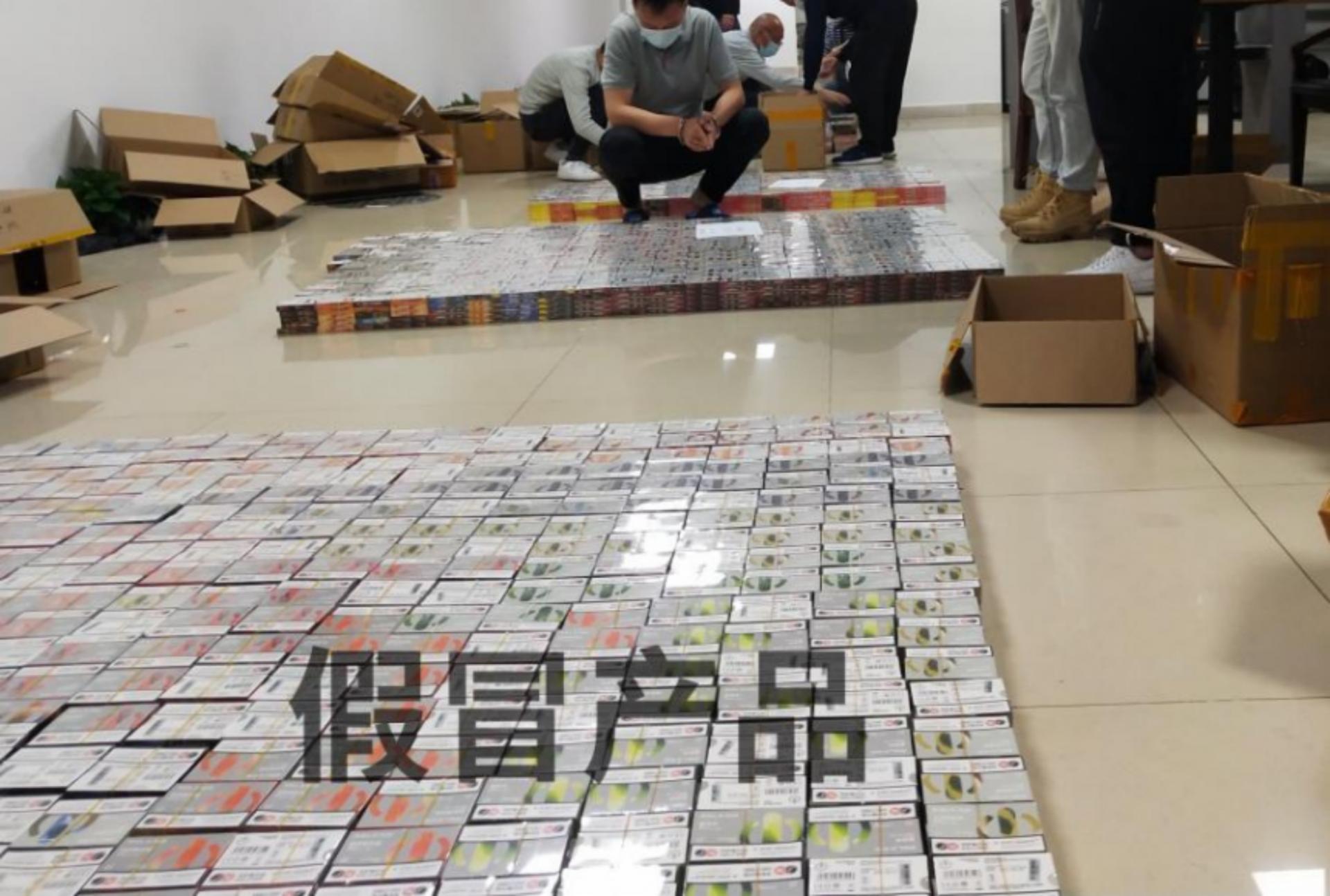 微商“低价*子烟电**”可能是假货！深圳捣毁华强北一处售假窝点