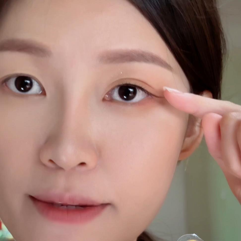 肿眼泡注重下眼妆还是上眼妆,肿眼泡如何化眼妆详细教程