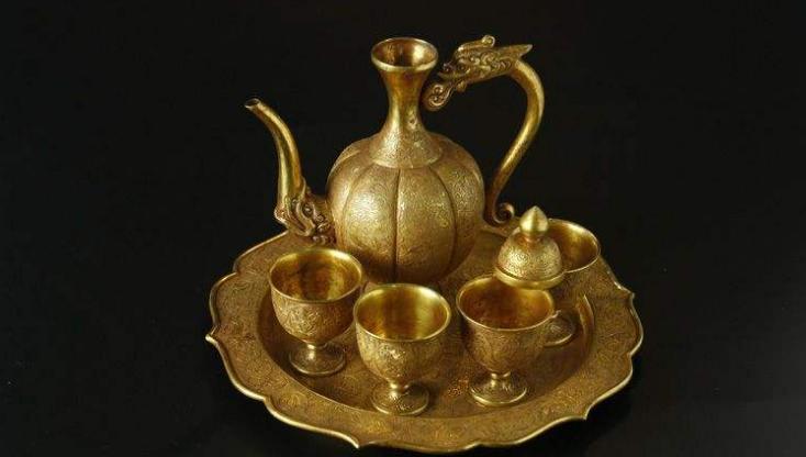 “非酒器无以饮酒，饮酒之器大小有度——”唐诗中的酒器与酒具