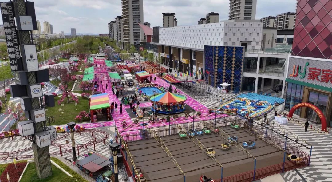 打卡沙雕、逛稻草乐园、看乒乓比赛、品美味小吃……“五一”来南海乐享假日