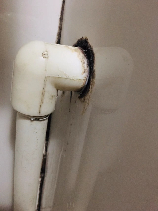 天花板漏水维修视频教程,楼下厕所天花板漏水维修