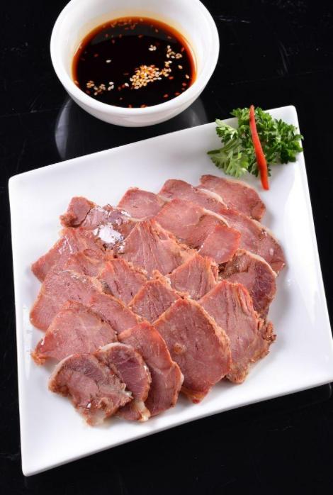 马肉为什么不像牛羊肉一样,马肉好吃为什么不常见