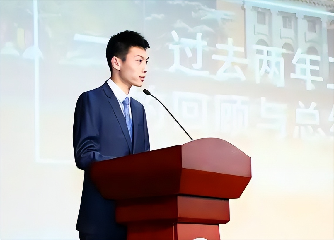 清华学姐透露：“学生会主席”真实待遇，历届学生主席皆非池中物