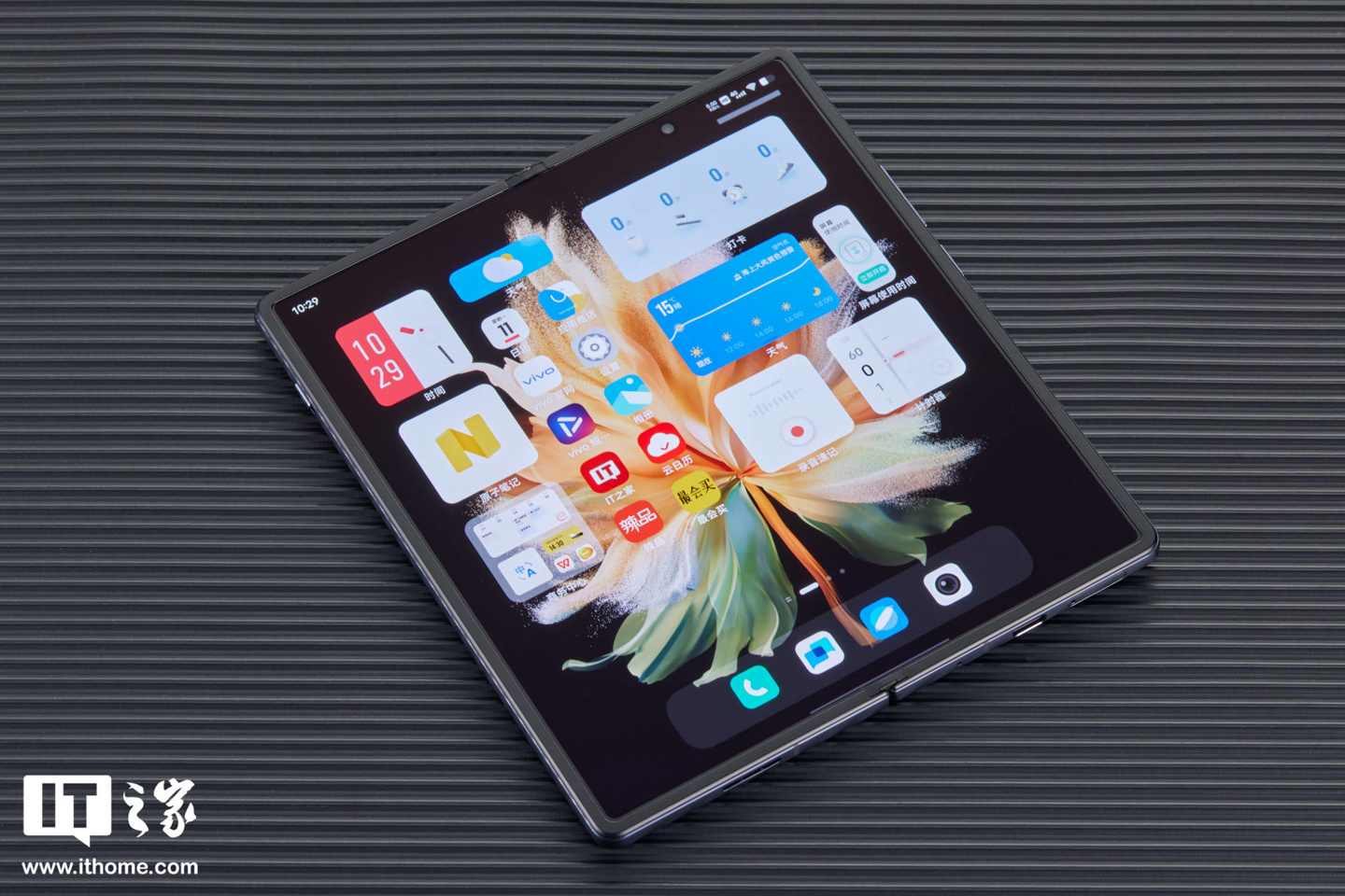 vivoxfold折叠屏评测,vivoxfold对比华为matex2