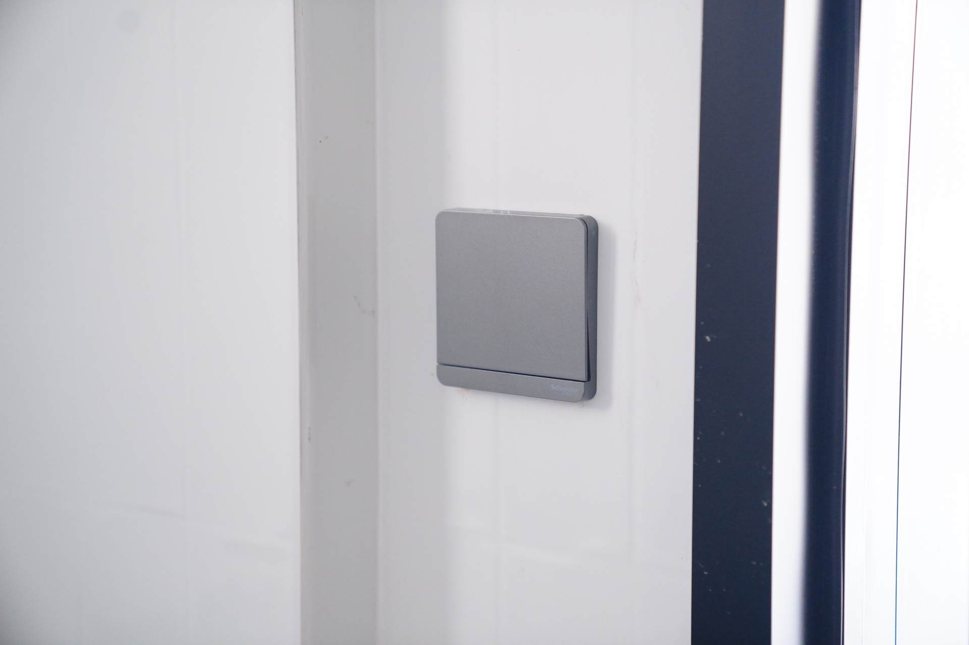 多层插座怎么拆,开关插座简装布置