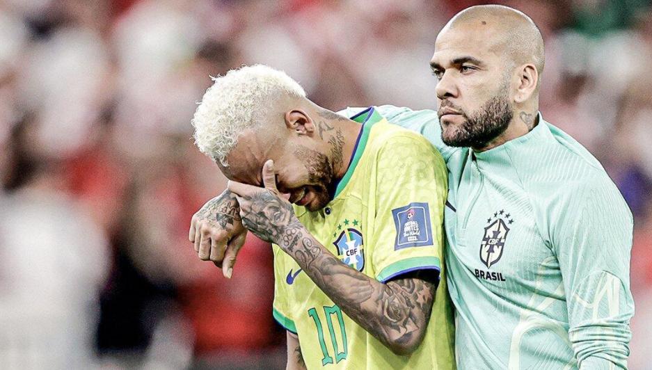 内马尔哭了梅西拥抱,内马尔哭完c罗哭