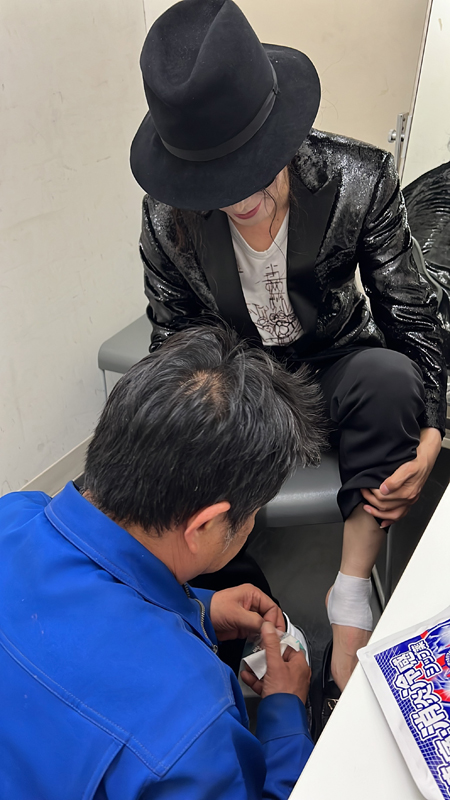 杰克逊模仿者王杰真面目,模仿者王杰克逊演唱会视频