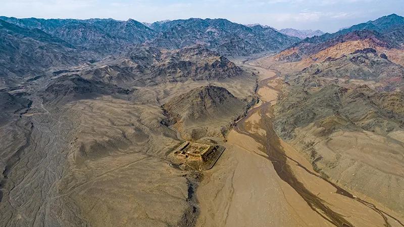 大气磅礴的震撼诗词,恢弘磅礴的诗词