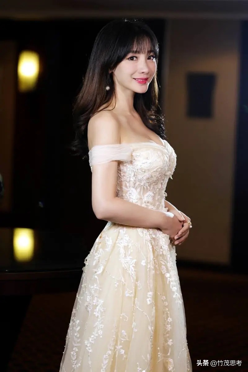 柳岩欧洲杯,柳岩世界杯变身足球