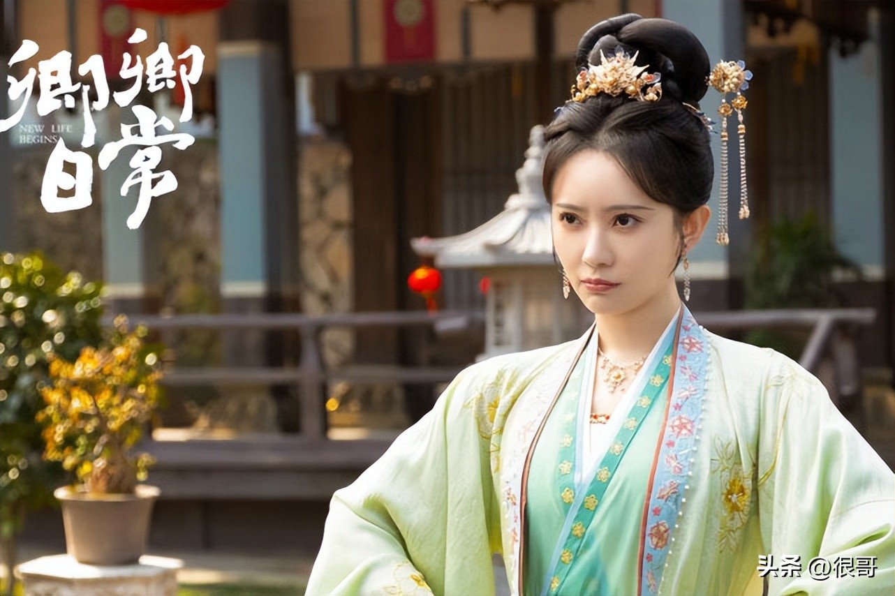 田曦薇凭借《卿卿日常》出圈,不仅七天涨粉45万,演技也备受好评