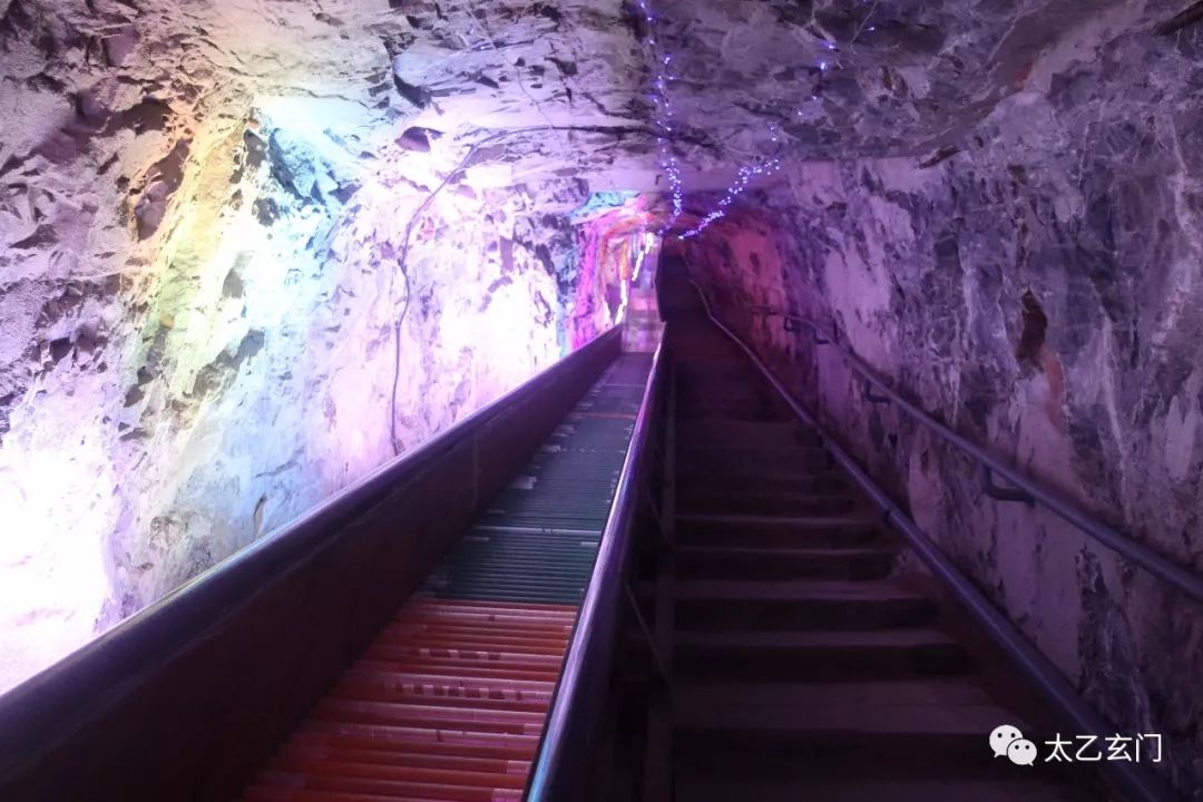 北京八奇洞显圣龙潭,最近发现的最大溶洞