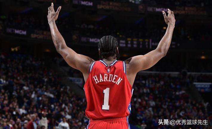 三个GOAT和一个贝克汉姆；巴克利对于被亲吻这事有发言权