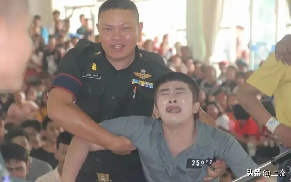 泰国抽签征兵现场，抓马程度堪比《甄嬛传》