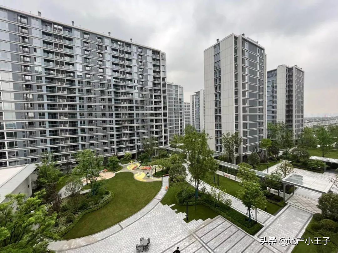 梧桐郡和梧桐公馆有什么区别,梧桐郡看江景