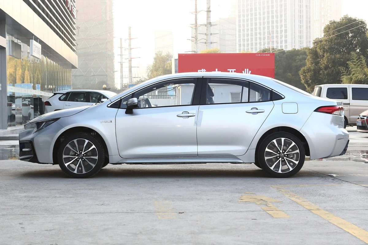 十五万左右性价比高的轿车雷凌,10-15万的车雷凌