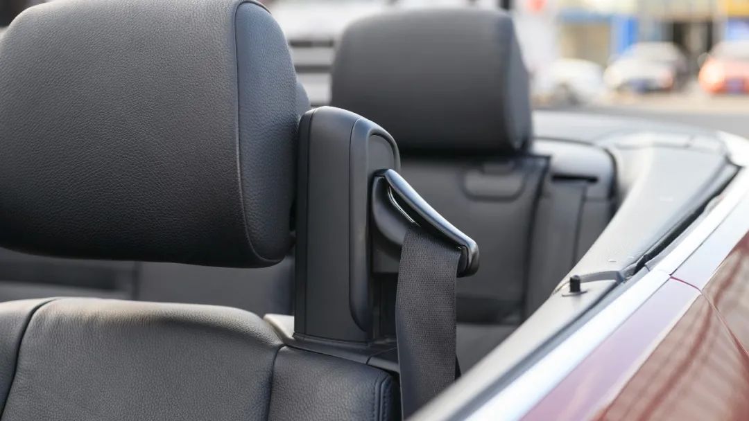 宝马335i硬顶敞篷落地多少,宝马335i二手还值得买吗