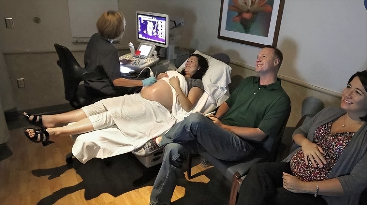 美国产妇水下分娩生下双胞胎,美国孕妇水下分娩双胞胎完整版