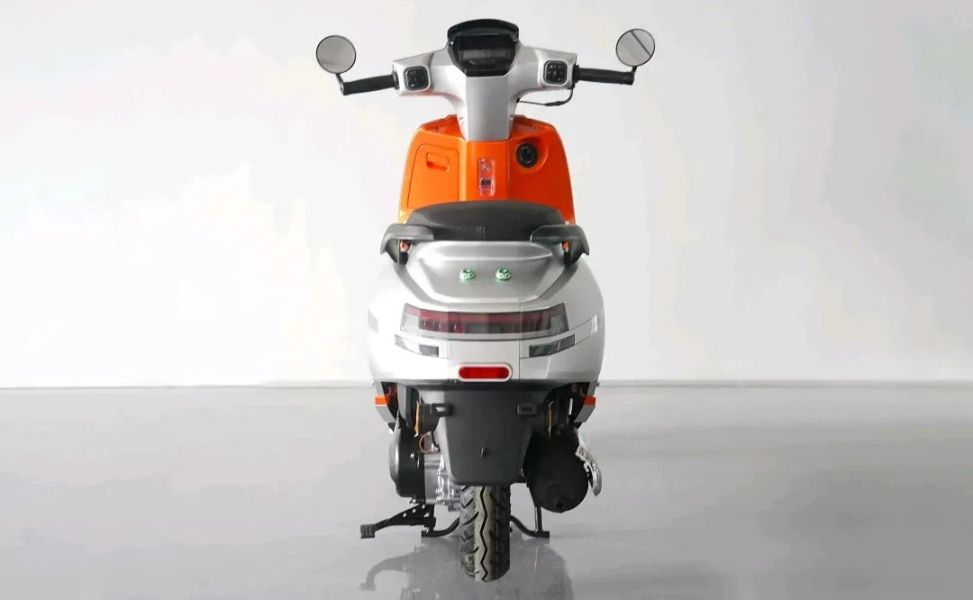 五羊DILA125：低价踏板车最新推出，外观抢眼动力一般