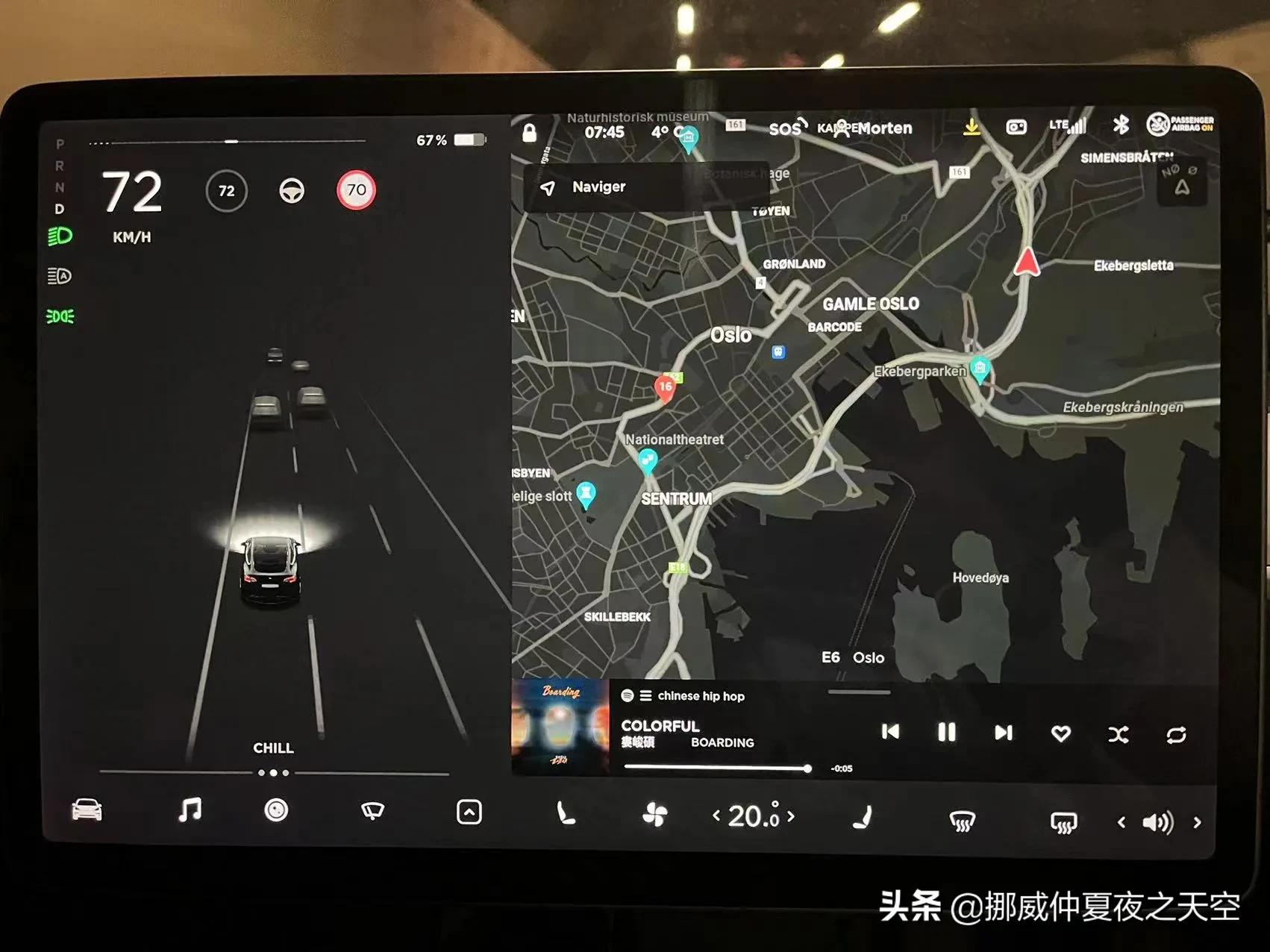 在挪威严冬12月开2021年上海出产的特斯拉YPerformance全轮驱动版