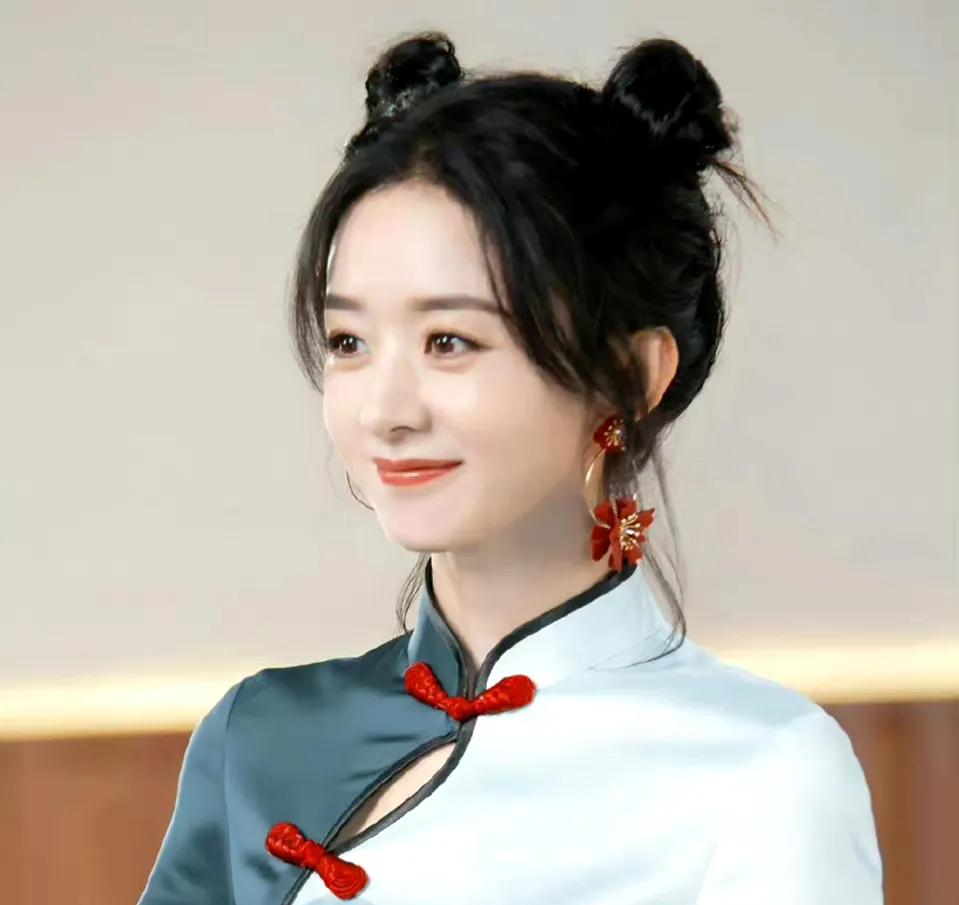 春天樱花席卷而来,夏日蝉鸣不止,玫瑰盛放热烈,与浪漫奔赴颖宝