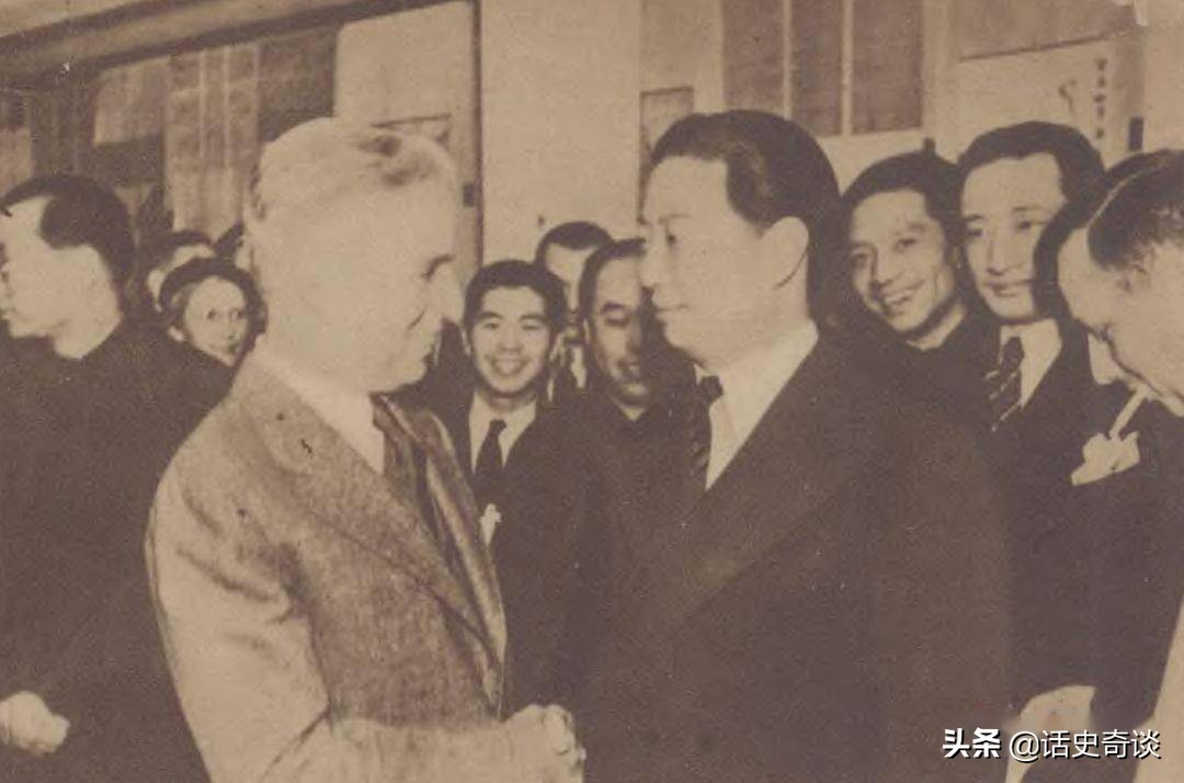 周总理请卓别林吃烤鸭，酒过三巡后，卓别林“提意见”：美中不足