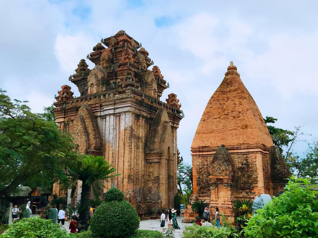越南旅游需要带人民币吗,去越南旅游去哪里兑换纸币