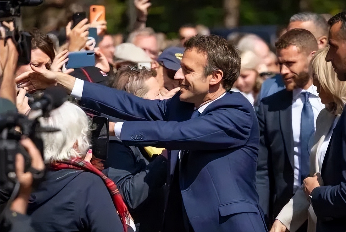 法国媒体报道马克龙访华谈了啥,马克龙访华给法国带来哪些好处