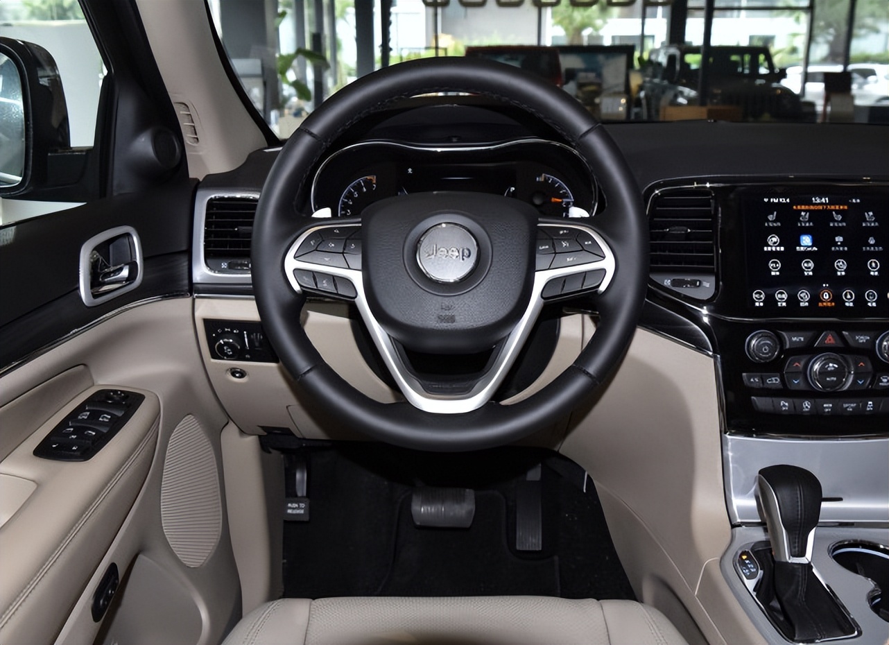 18年大切诺基3.6油耗豪华导航版,2015款大切诺基3.0旗舰版真实油耗