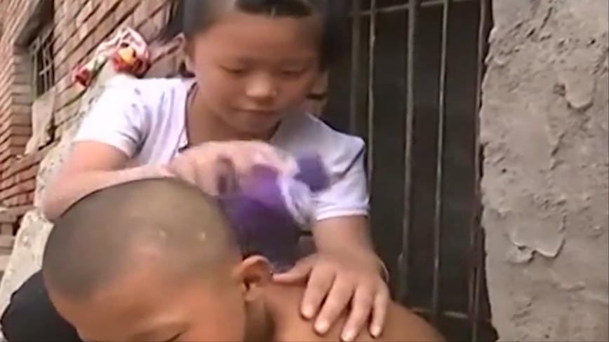 小孩爸爸被关在小黑屋,父亲把儿子关进小黑屋电视剧