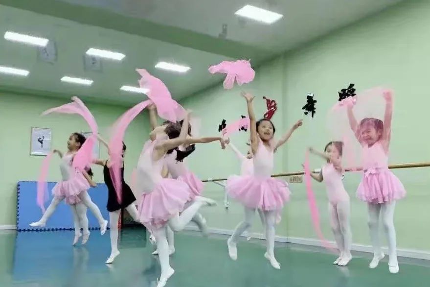 舞动未来|引领新风潮，哈尔滨唯尚艺术培训学校专场来喽
