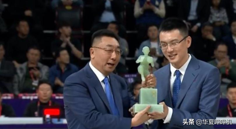 杨鸣什么失误被罚下场,杨鸣为什么不打球了