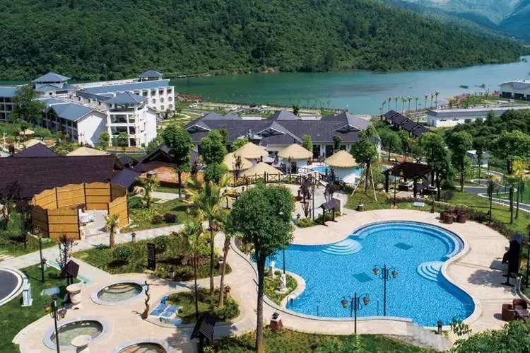 秋冬度假的仪式感从泡温泉开始,秋日仪式感