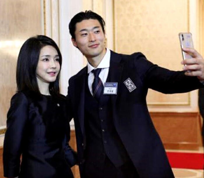 韩国夫人金建熙颜值,韩国第一夫人金建希妆容